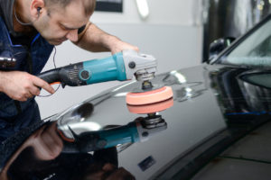 Mehrstufige Lackaufbereitung beseitigt Kratzer,Schlieren & Hologramme Lackaufbereitung Auto