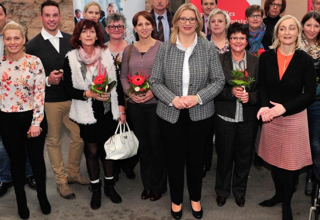 PB Fahrzeugpflege Zertifizierter Fahrzeugaufbereiter / Autoaufbereiter Autoaufbereiter mit Q-Siegel Auszeichnung 2015 Anke Rehlinger